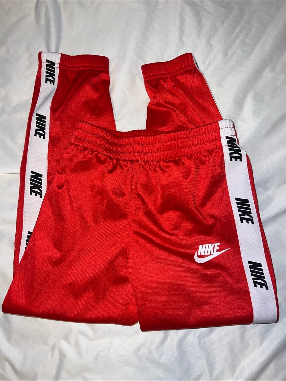 NEW NIKE Kids Red Sweatpants  (6/7)